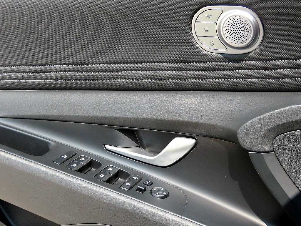 HYUNDAI Avante - Vista 11