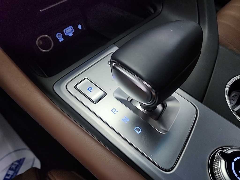 Genesis G70 - Vista 8