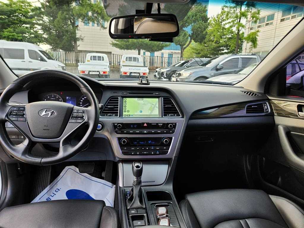 HYUNDAI Sonata - Vista 9