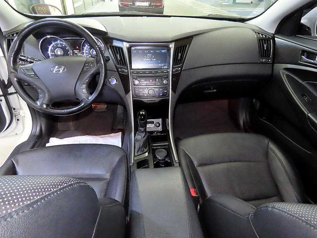 HYUNDAI Sonata - Vista 10