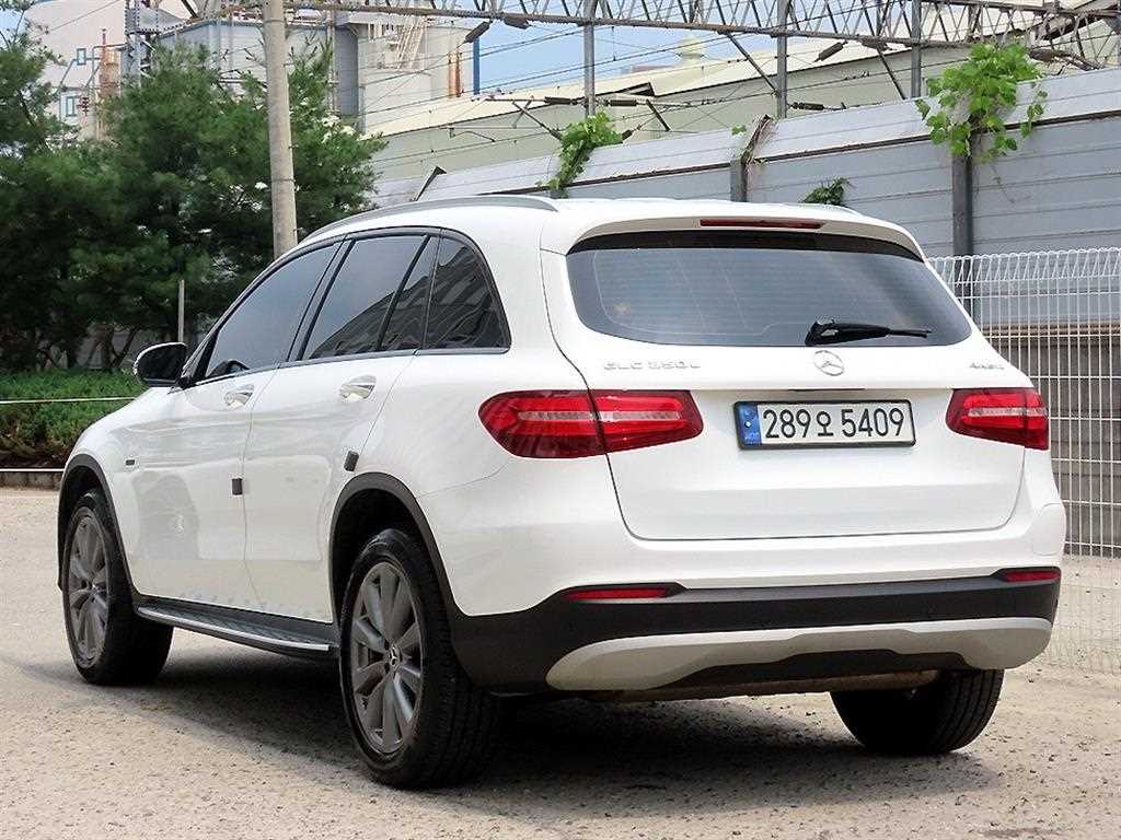 Mercedes Benz GLC Class - Vista 3