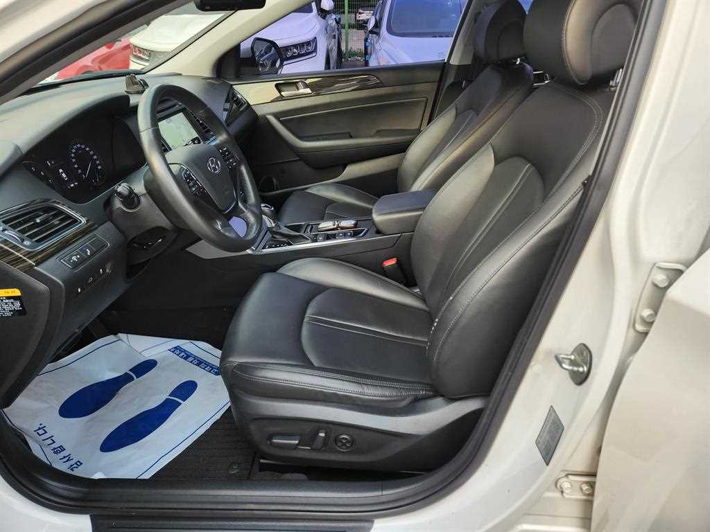 HYUNDAI Sonata - Vista 7