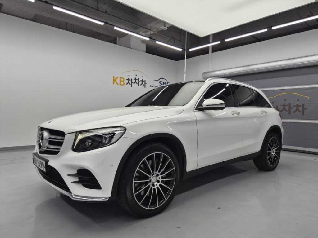 Mercedes Benz GLC Class - Vista 3