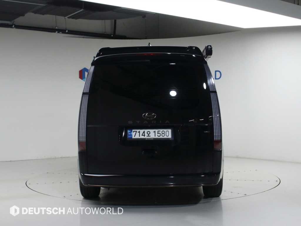 HYUNDAI Staria - Vista 4