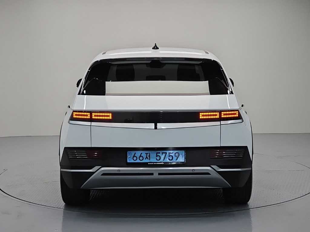 HYUNDAI Ioniq 5 - Vista 3