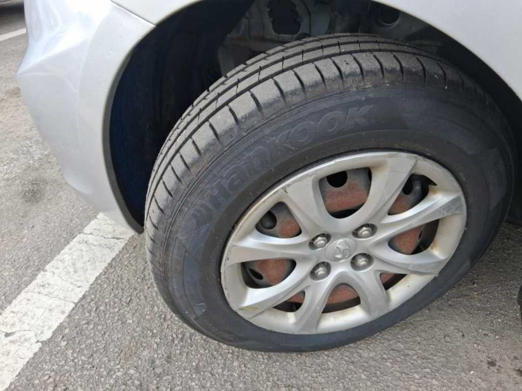 HYUNDAI Accent - Vista 7