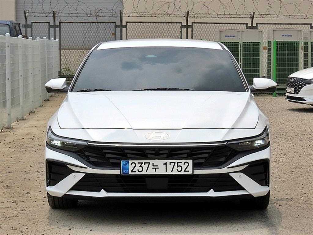 HYUNDAI Avante 2024 Blanco - Importación desde Corea - HF Imports Iquique - Foto 1