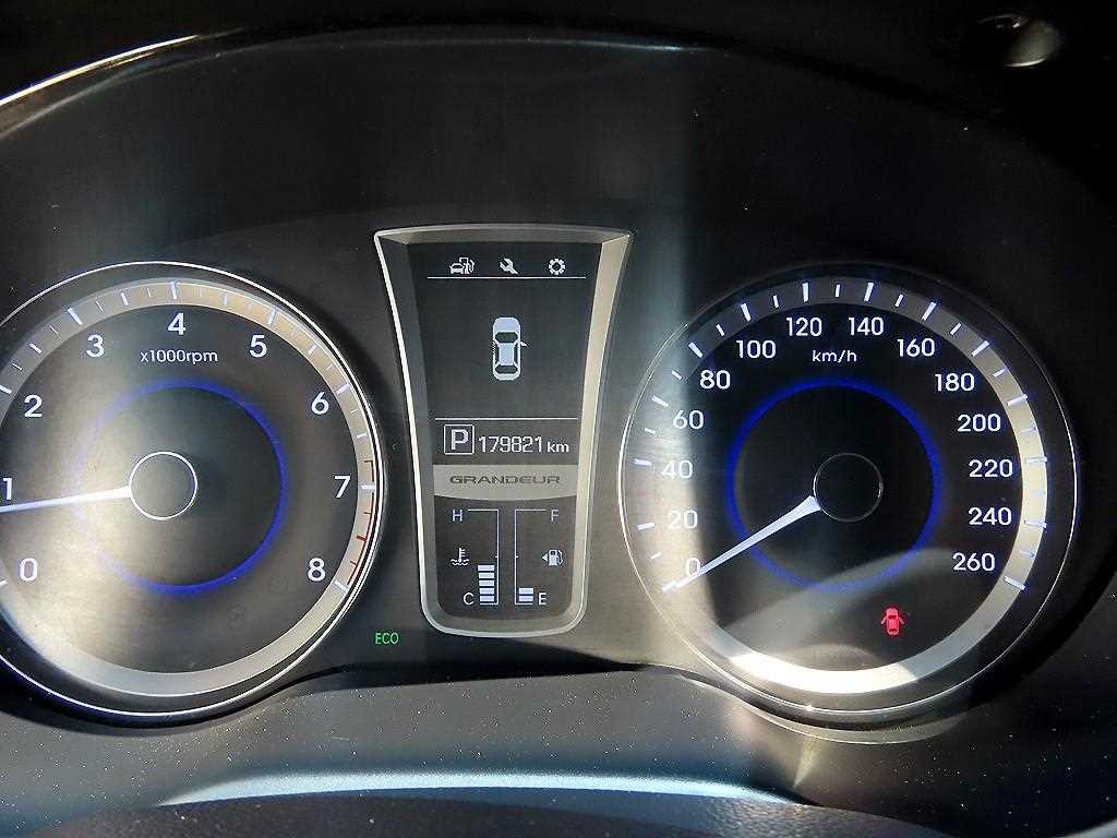 HYUNDAI Grandeur - Vista 9