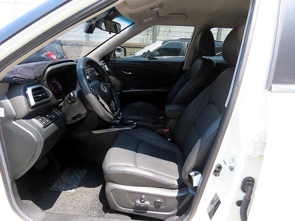 Ssangyong Tivoli - Vista 5