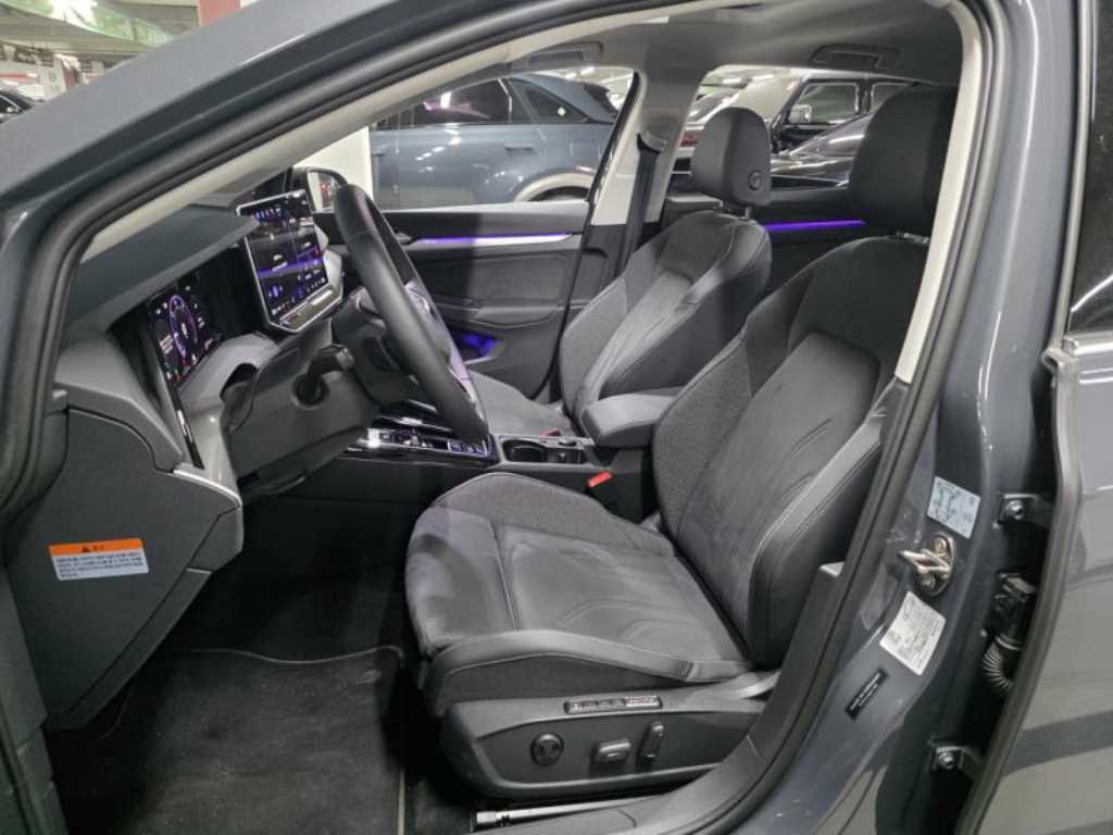 Volkswagen Golf - Vista 8