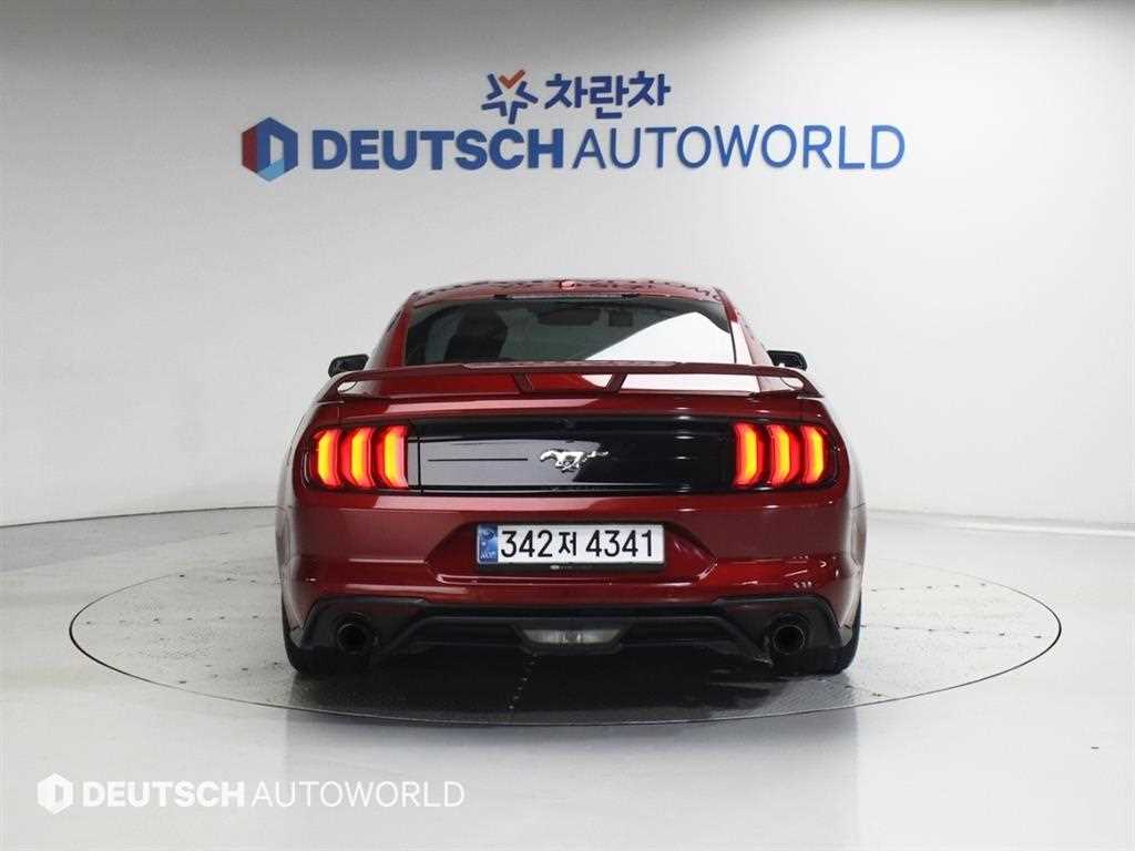 Ford Mustang - Vista 4
