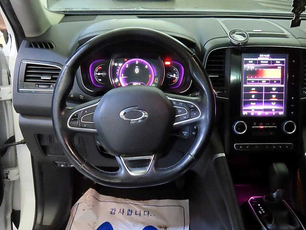 SAMSUNG QM6 - Vista 8