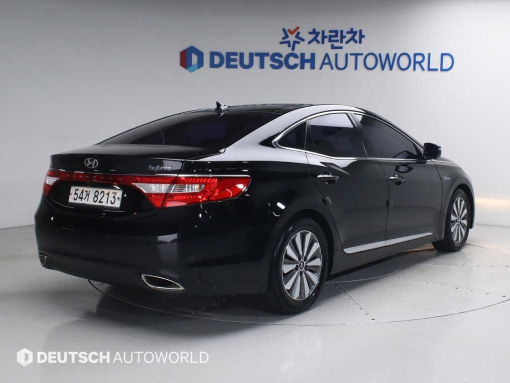 HYUNDAI Grandeur - Vista 2