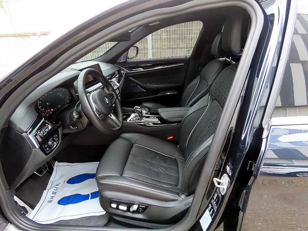 BMW 5 Series - Vista 5