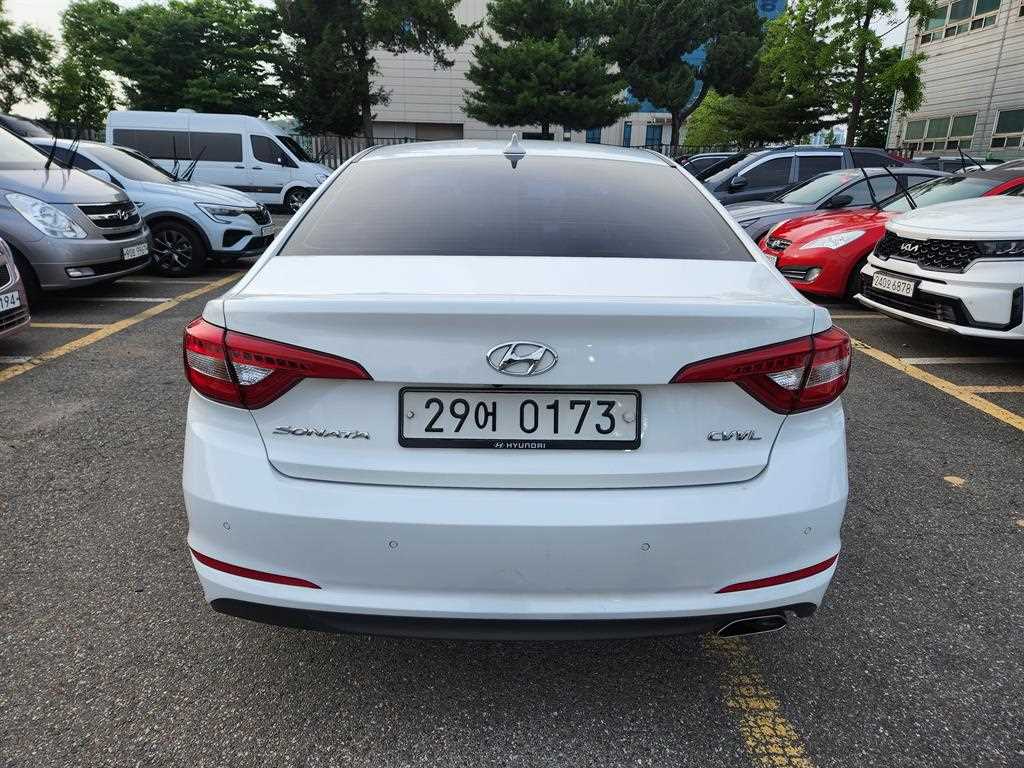 HYUNDAI Sonata - Vista 4