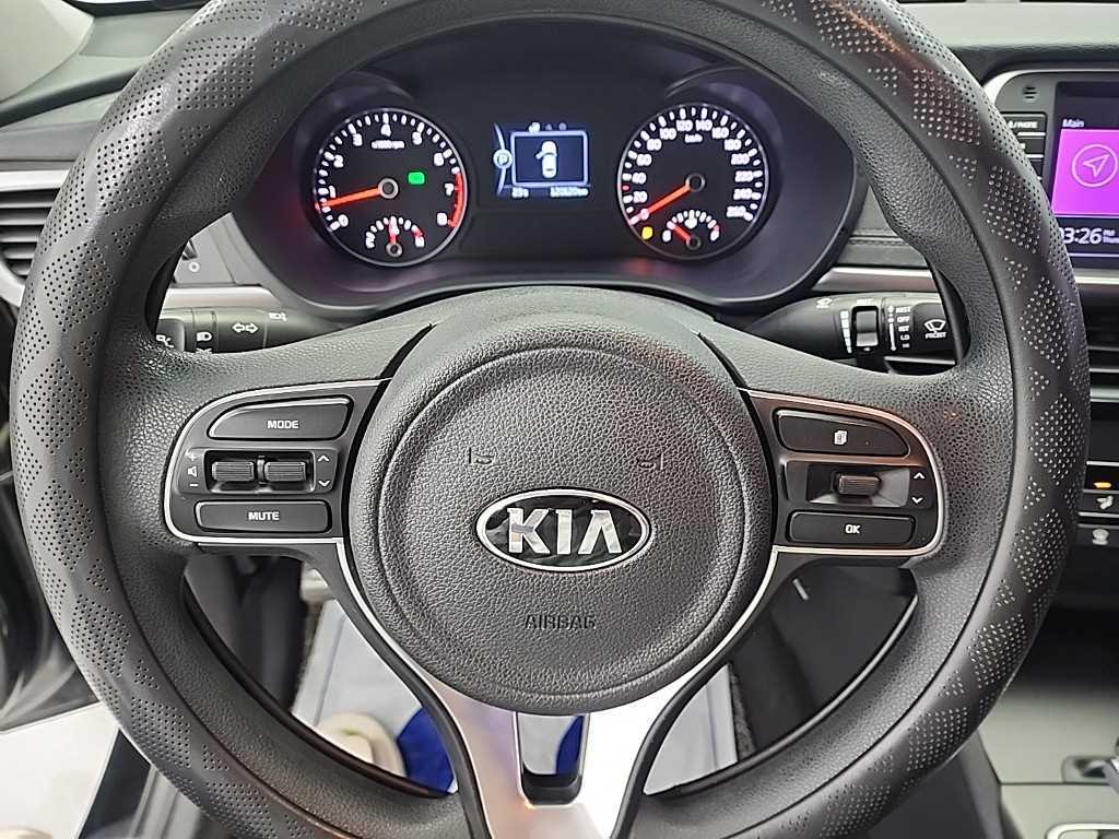 KIA K5 - Vista 9