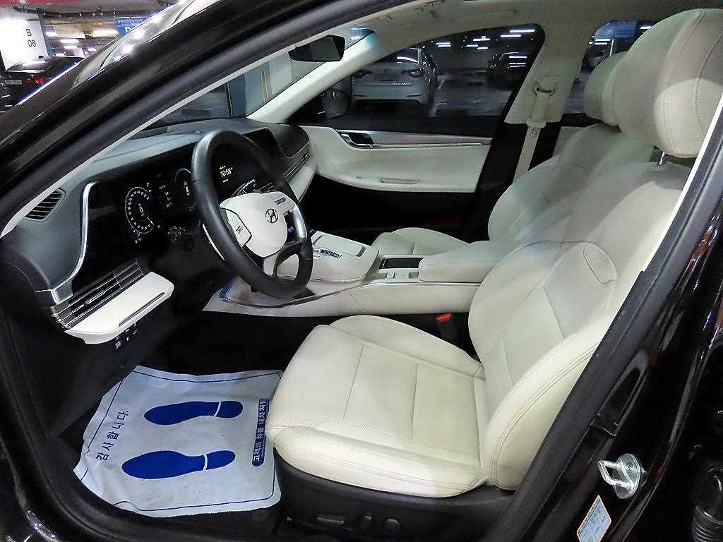 HYUNDAI Grandeur - Vista 6