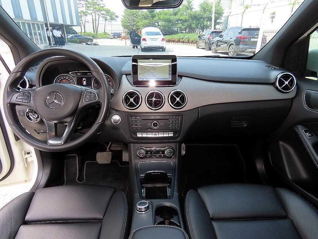 Mercedes Benz B Class (MY B) - Vista 7