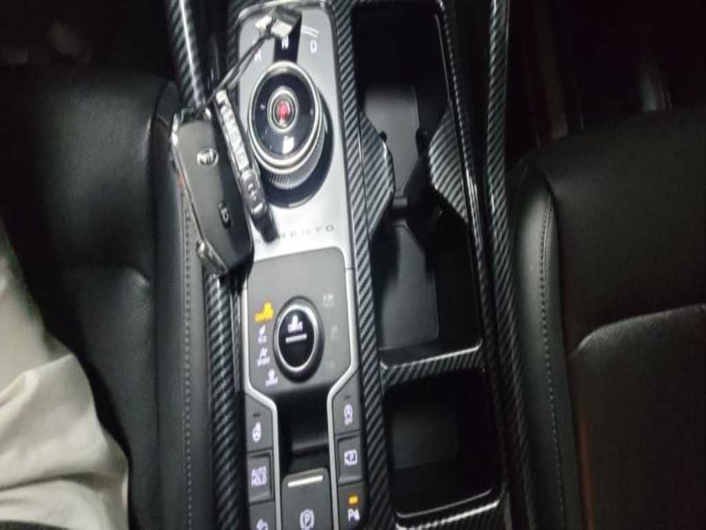 KIA Sorento - Vista 8