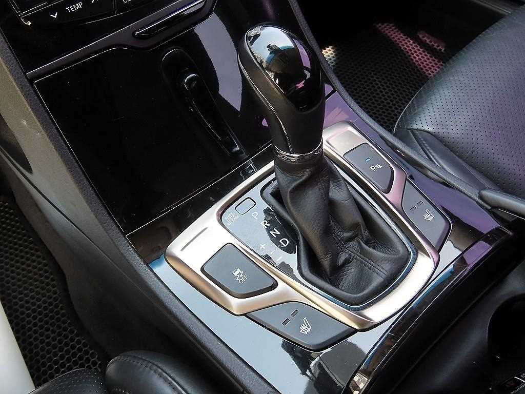 HYUNDAI Grandeur - Vista 10