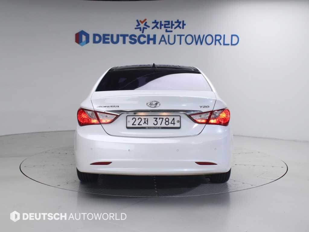HYUNDAI Sonata - Vista 4