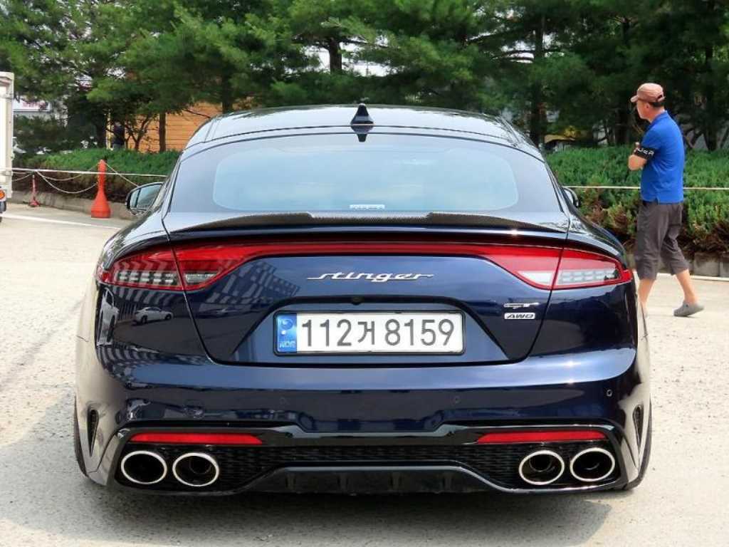 KIA Stinger - Vista 4