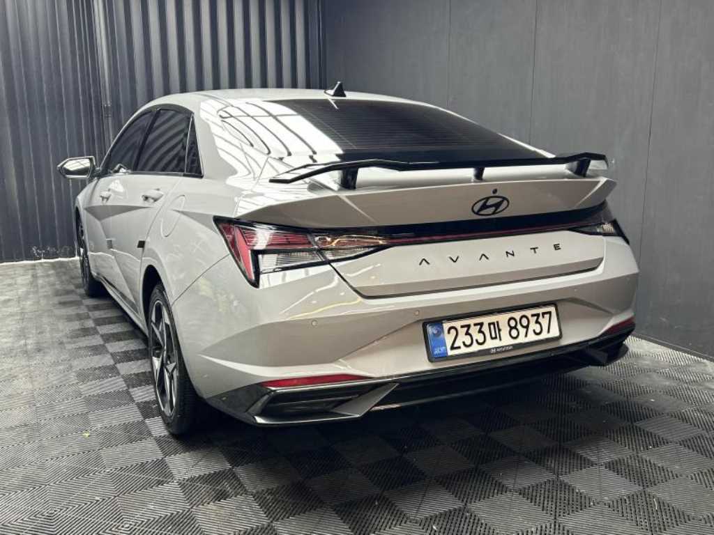 HYUNDAI Avante - Vista 4