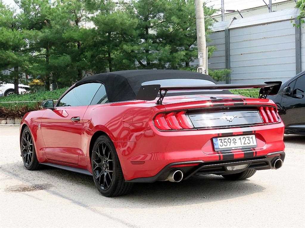 Ford Mustang - Vista 3