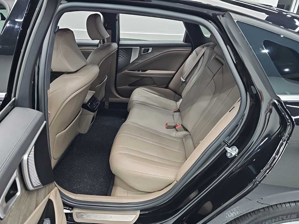 KIA K8 - Vista 12
