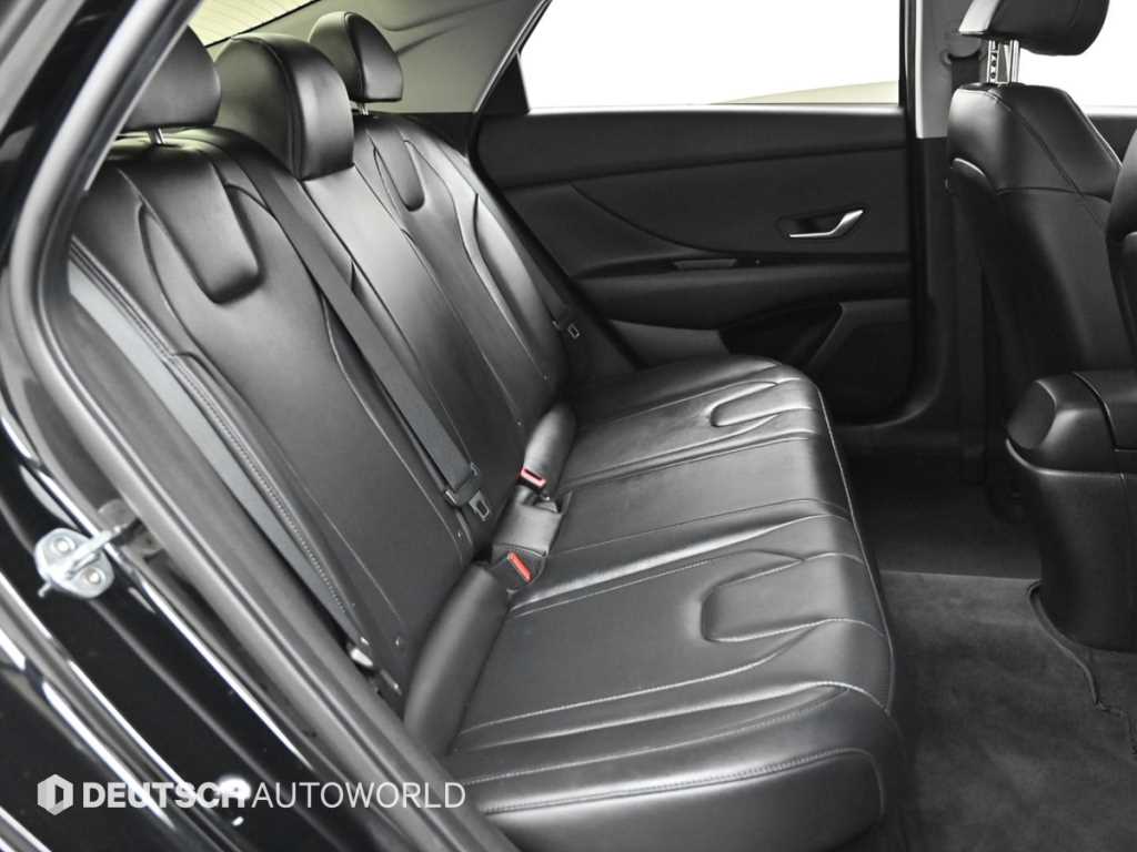 HYUNDAI Avante - Vista 12
