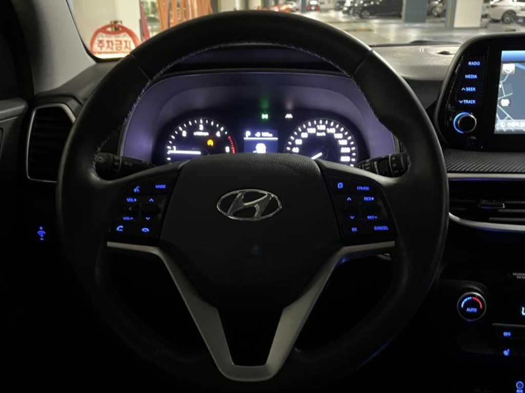 HYUNDAI Tucson - Vista 10
