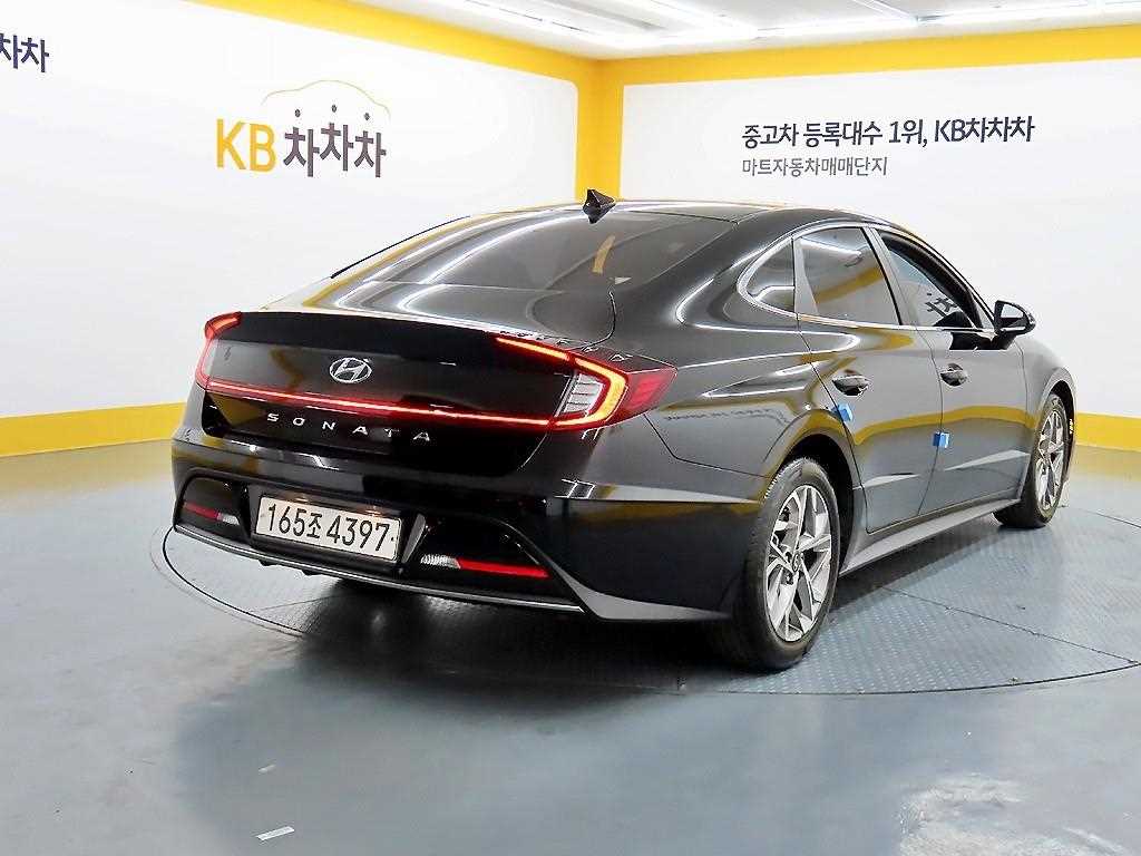 HYUNDAI Sonata - Vista 4