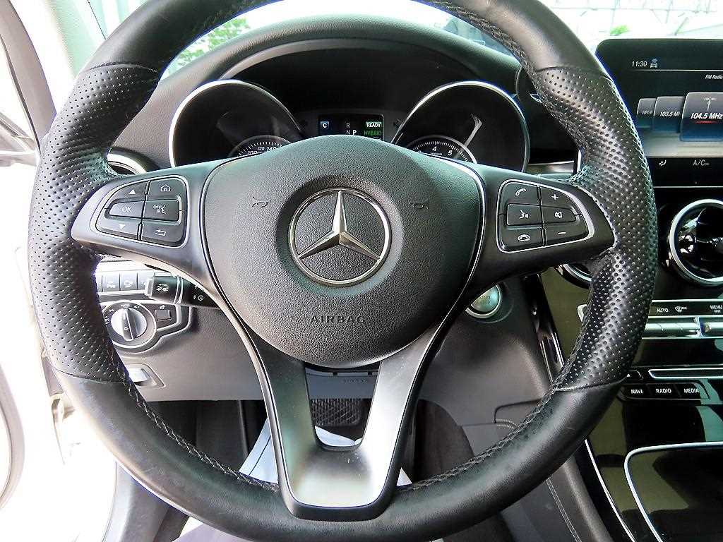 Mercedes Benz GLC Class - Vista 8