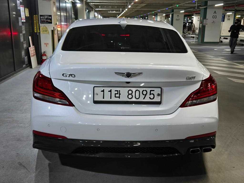 Genesis G70 - Vista 6