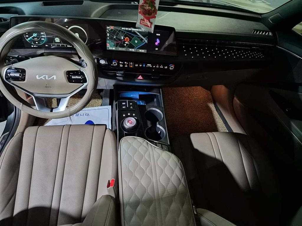 KIA K8 - Vista 10