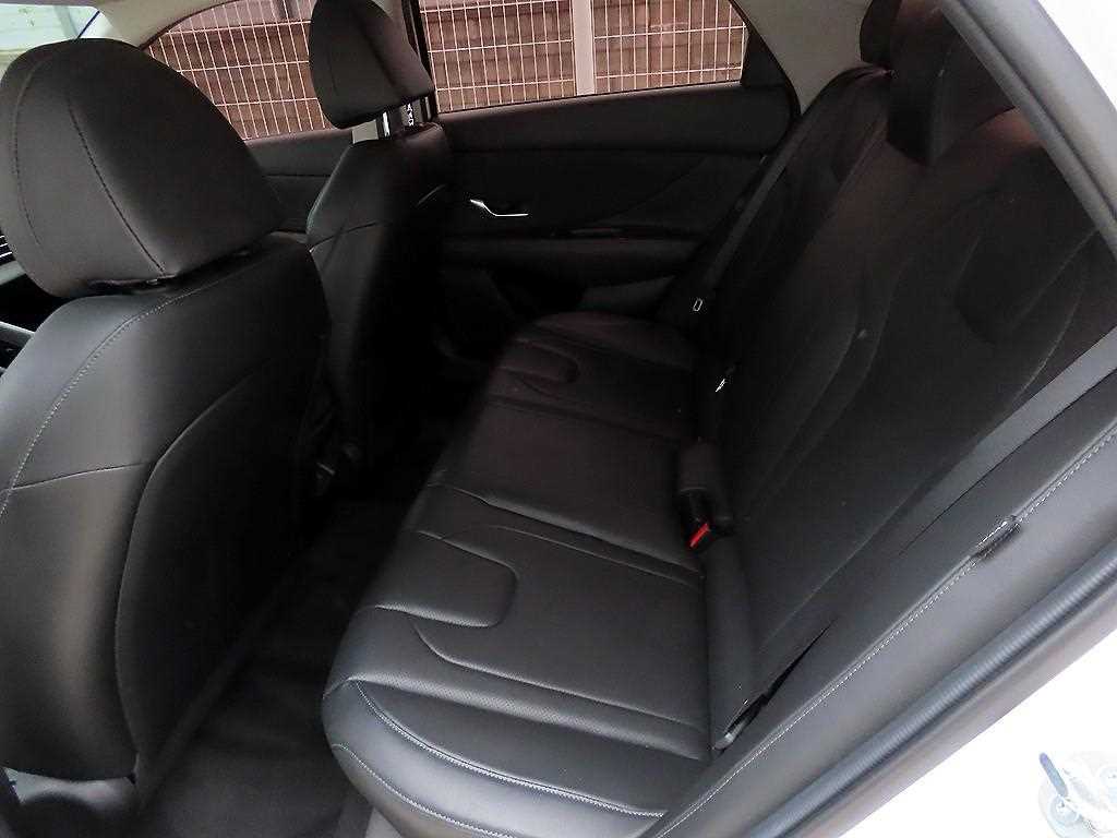HYUNDAI Avante - Vista 6