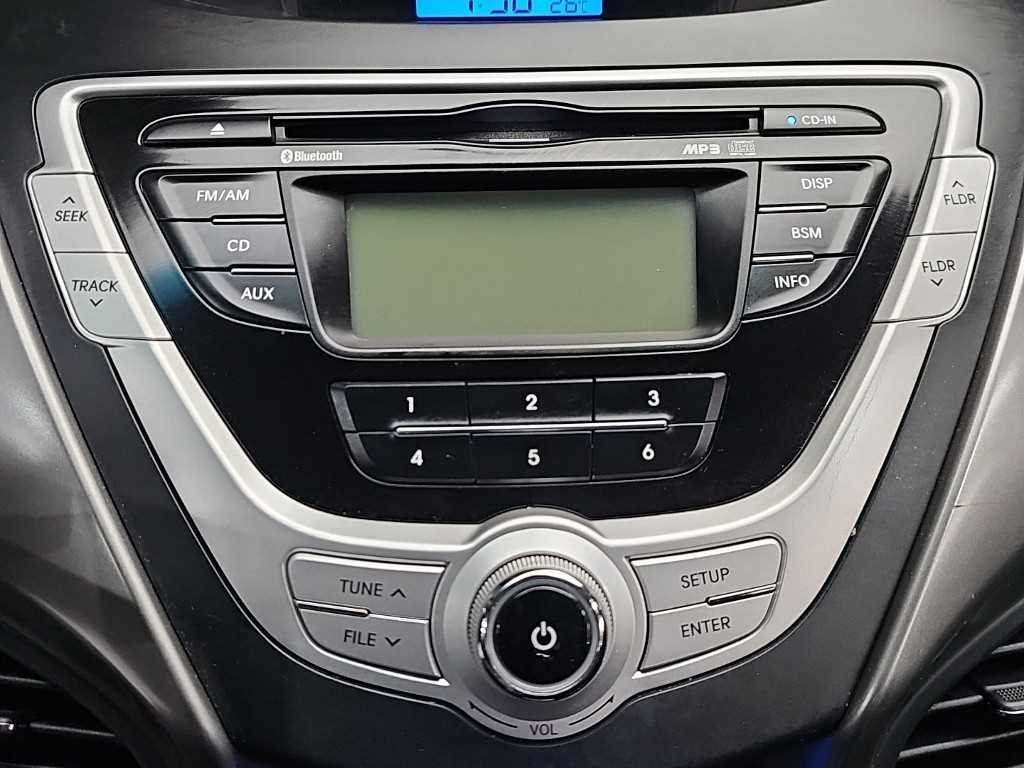 HYUNDAI Avante - Vista 10