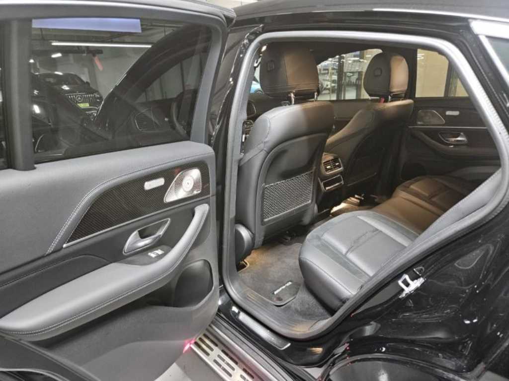 Mercedes Benz GLE Class - Vista 5