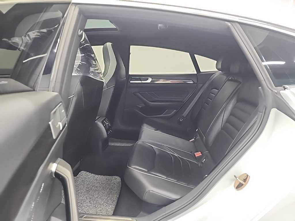 Volkswagen Arteon - Vista 12