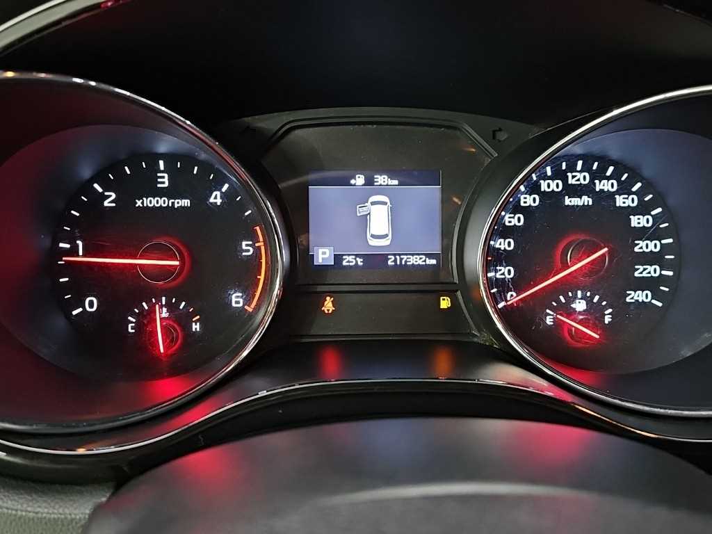 KIA Carnival - Vista 6