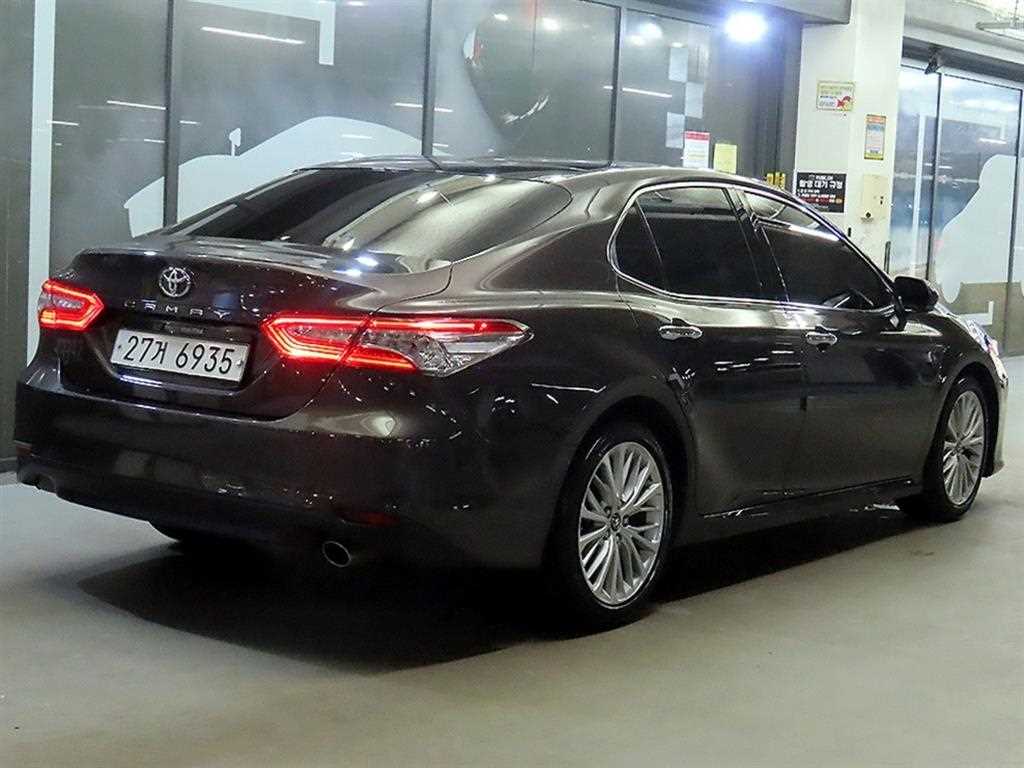 Toyota Camry - Vista 4