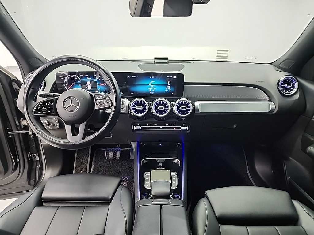 Mercedes Benz GLB Class - Vista 7