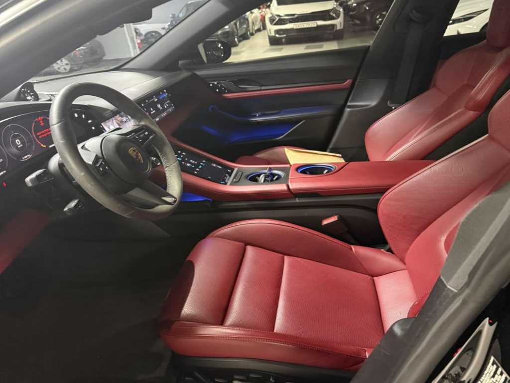 Porsche Taycan - Vista 4