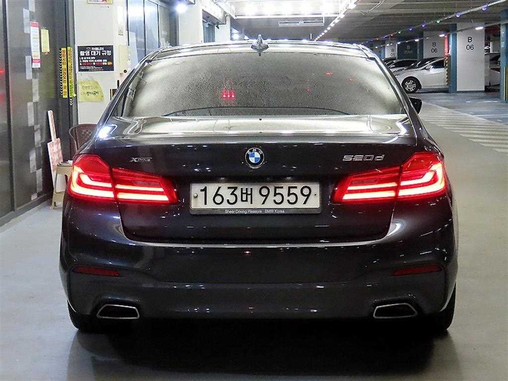 BMW 5 Series - Vista 5