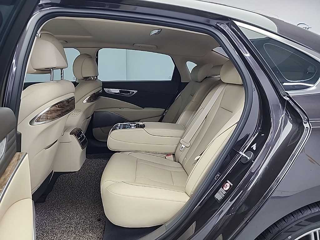 KIA K9 - Vista 12