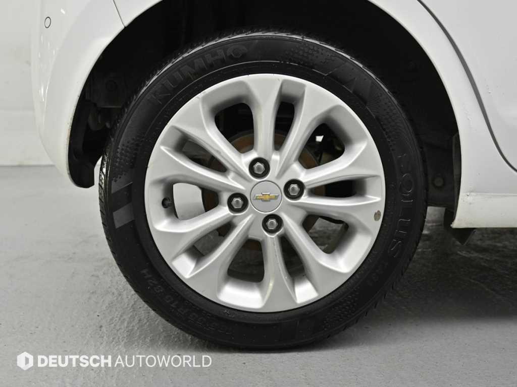 Chevrolet Spark - Vista 5