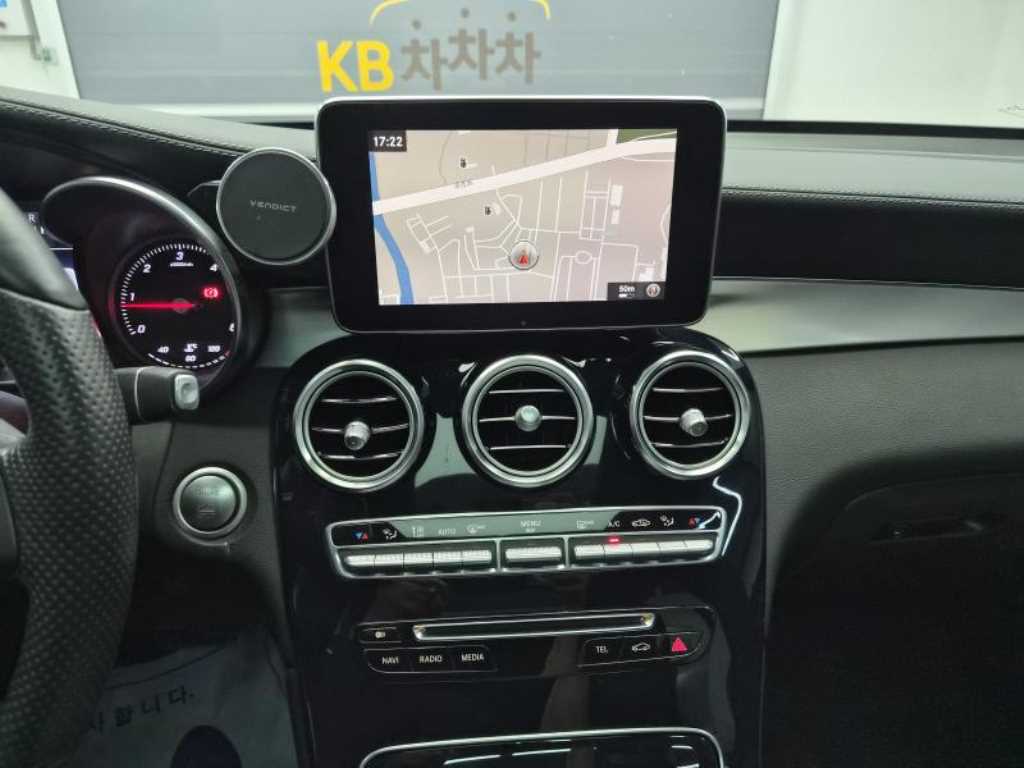 Mercedes Benz GLC Class - Vista 11