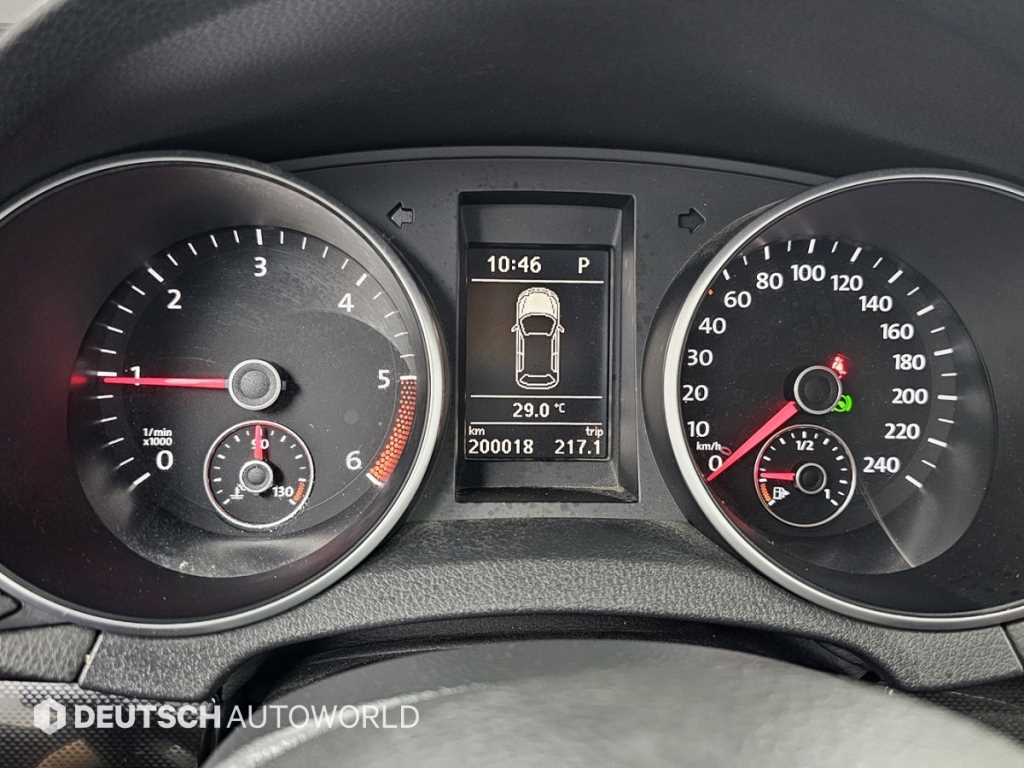 Volkswagen Golf - Vista 8