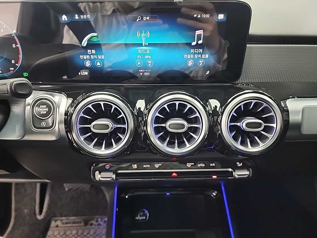Mercedes Benz GLB Class - Vista 10