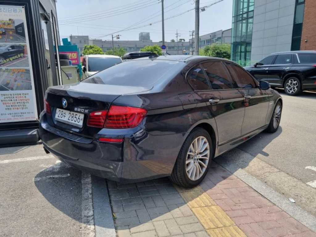 BMW 5 Series - Vista 3